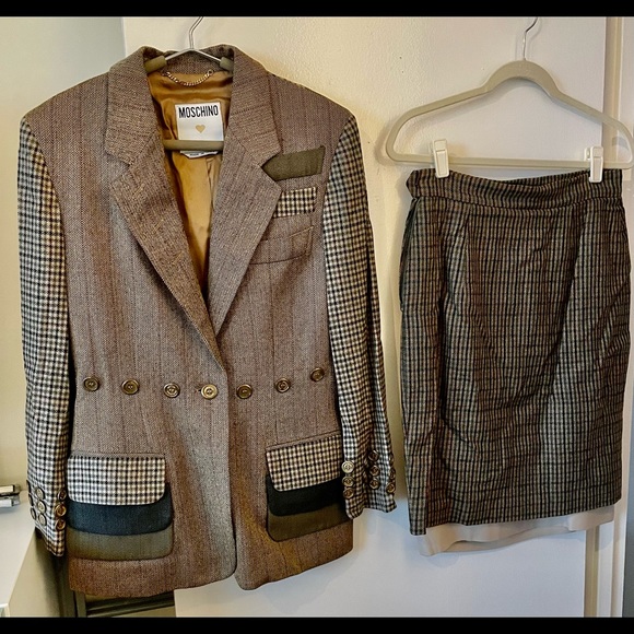 Couture Vintage (1988) Moschino Woman’s 3 Piece Suit. Made in Italy. US size 10. - Picture 2 of 4